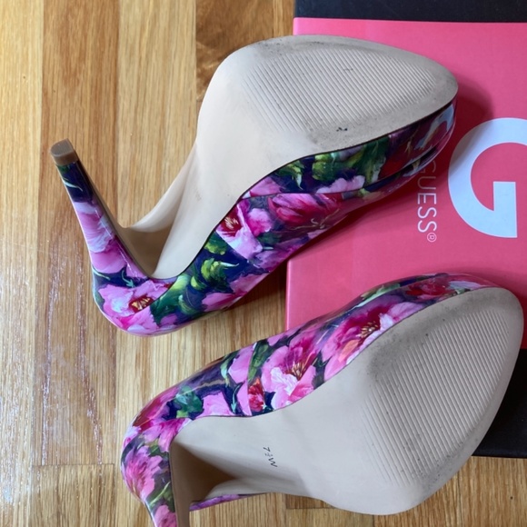 GUESS Floral Print Platform Heels - Picture 3 of 4